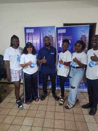 L'équipe Global au bureau, Yaoundé
